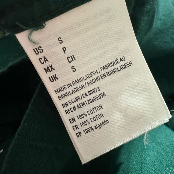 American Eagle Hunter Green Button Down Shirt Blue Car Christmas Trees Small NEW - Picture 4 of 6